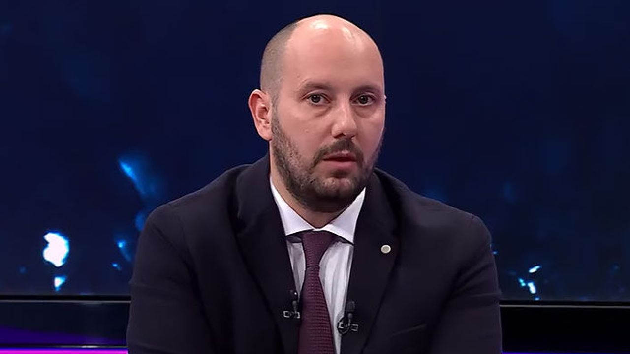 Mehmet Özcan: "Osimhen'den Galatasaray için bilgi aldı, şartlar zorlanacak, Galatasaray forması giyemeye sıcak bakıyor"