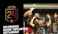 Futbolcularımız, şampiyonluk sonrası Okan Buruk'un basın toplantısını bastı!