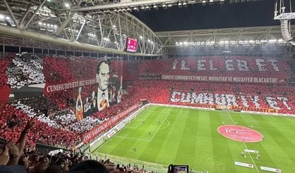 Rams Park'ta Cumhuriyetimiz'in 100. Yıl koreografisi