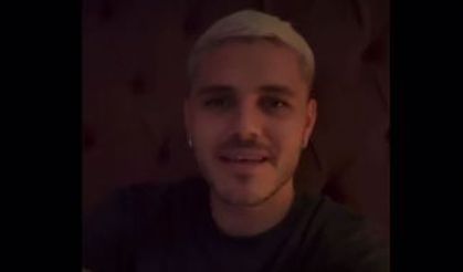 Mauro Icardi, 'Aşkın olayım" şarkısını söylüyor