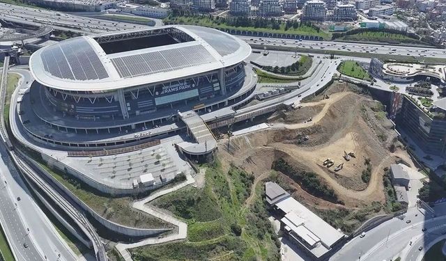 Bakanlık, İstanbul'daki sel sonrası Galatasaray'ın stadında inceleme yaptı! Son durumu duyurdular!