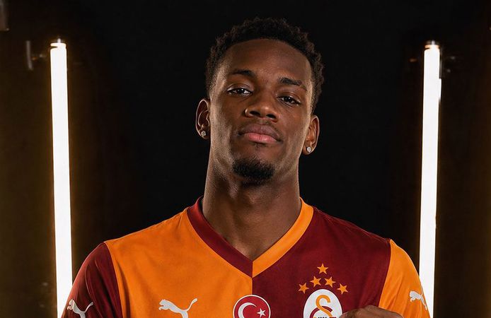 Jhon Duran: "Yıllık 5 milyon Euro maaşa Galatasaray'a gelirim"
