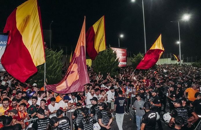 Galatasaray'dan 25 bin kişinin karşılayacağı transfer!