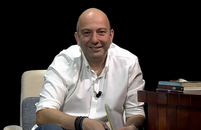 Gökhan Dinç: "Galatasaray'ın dudak uçuklatan bir transfer hamlesi var, bu bir orta saha oyuncusu"