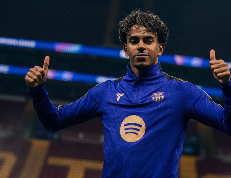 Barcelona'nın Rams Park'a girişi ve antrenmanı