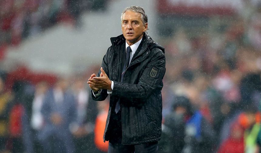 Mancini'den Türkiye - İtalya maçı sonrası kameralara "Cimbombom" tezahüratı
