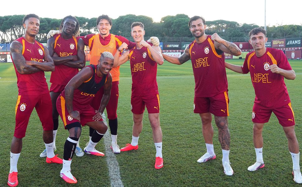 Galatasaraylı yıldızın menajerinden flaş teklif! "İsterseniz götürebilirim"