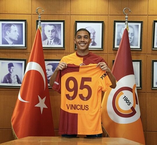 Galatasaray'ın yeni golcüsü Carlos Vinicius