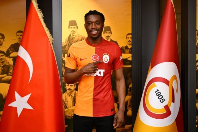 Galatasaray'ın yeni sol beki Derrick Köhn!