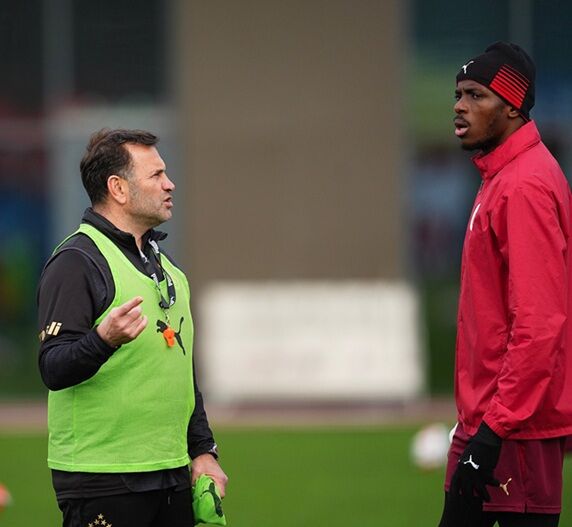 Okan Buruk Ve Victor Osimhen