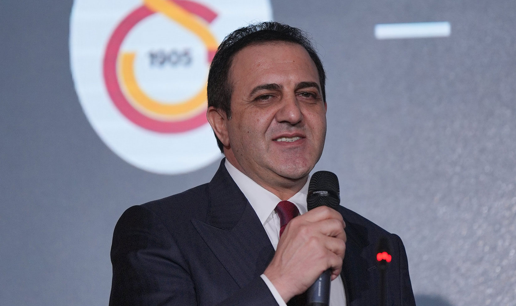 Abdullah Kavukcu: "İki kulüpten teklif geldi, 'Galatasaray’a borcumu ödemeden gitmeyeceğim' diyor"